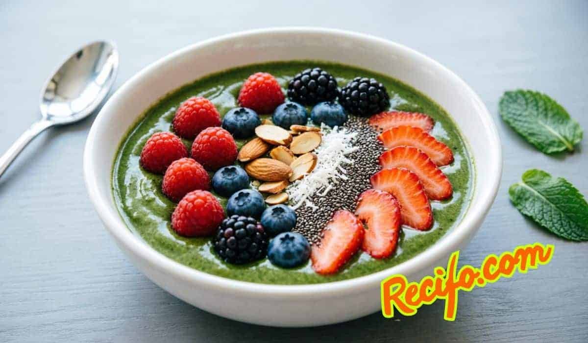 Thick Smoothie Bowl Recipe That Stays Creamy and Never Turns Watery